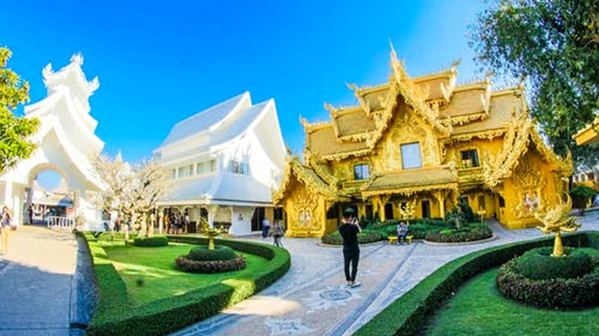 Temple en Thaïlande pour arbitrer entre culture et détente